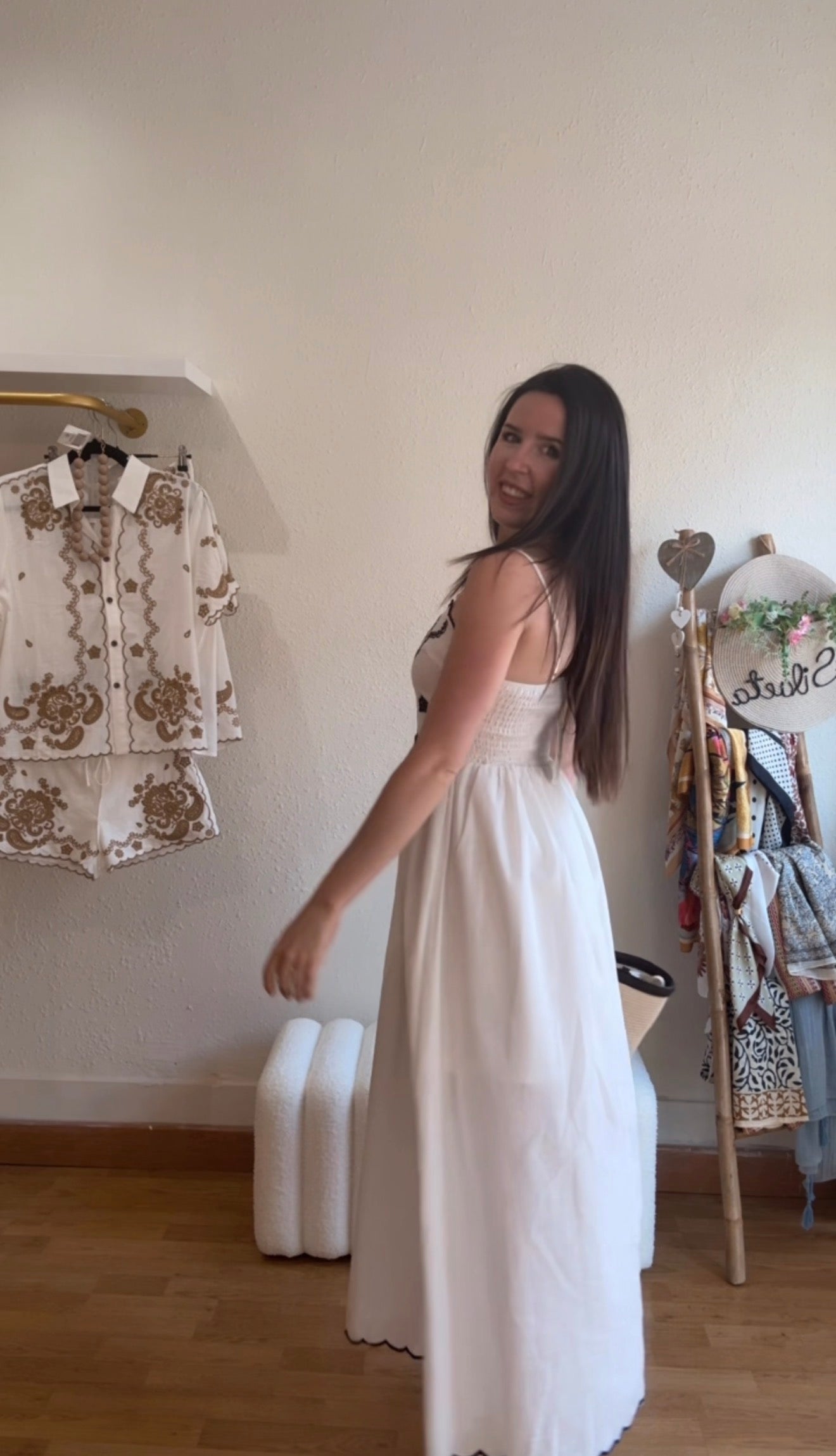 Vestido granada bordado