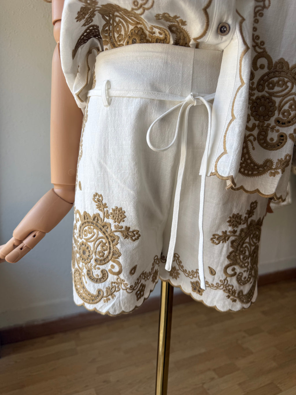 Pantalón lino bordados