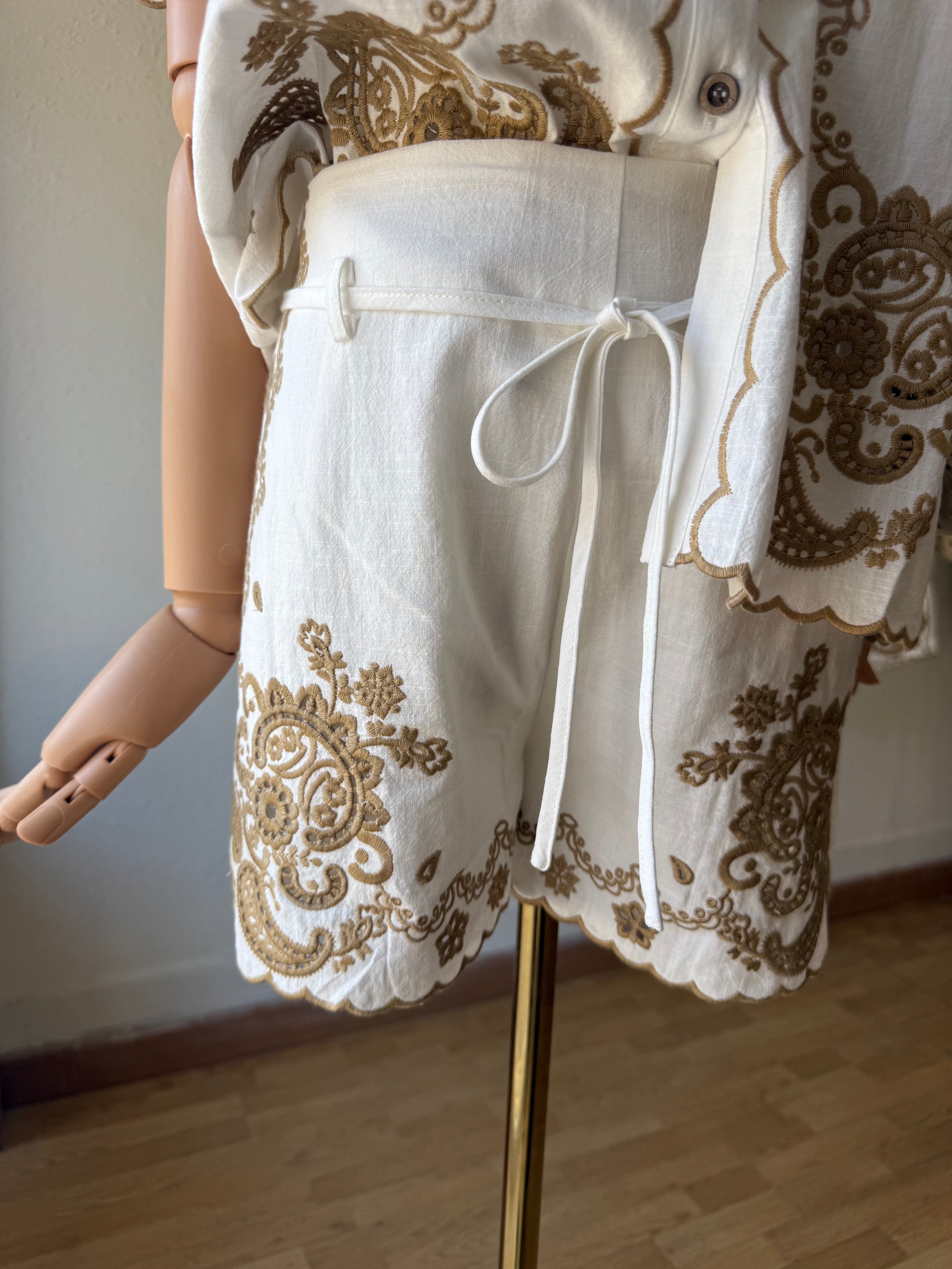 Pantalón lino bordados
