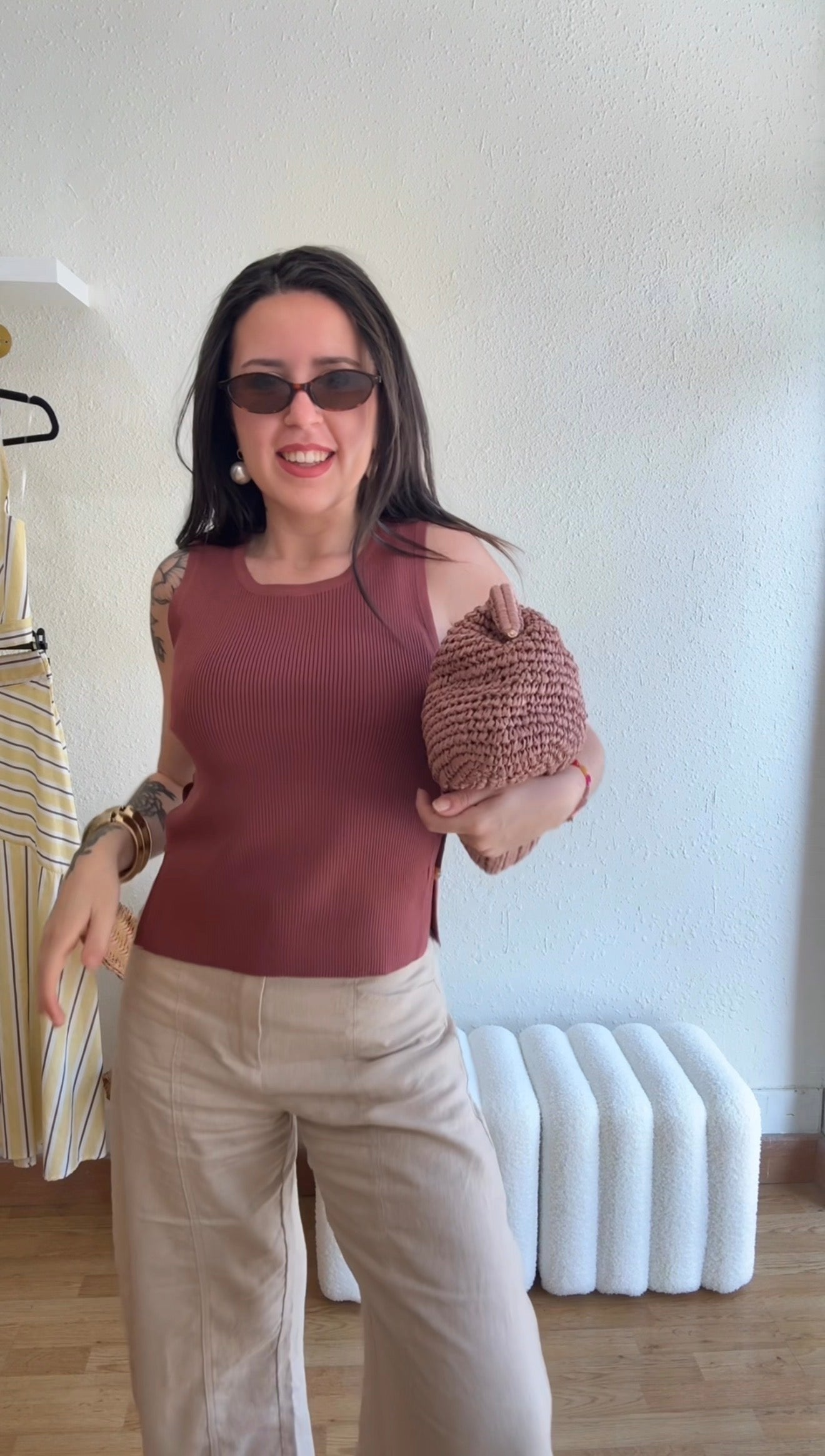 Camiseta aberturas piedras