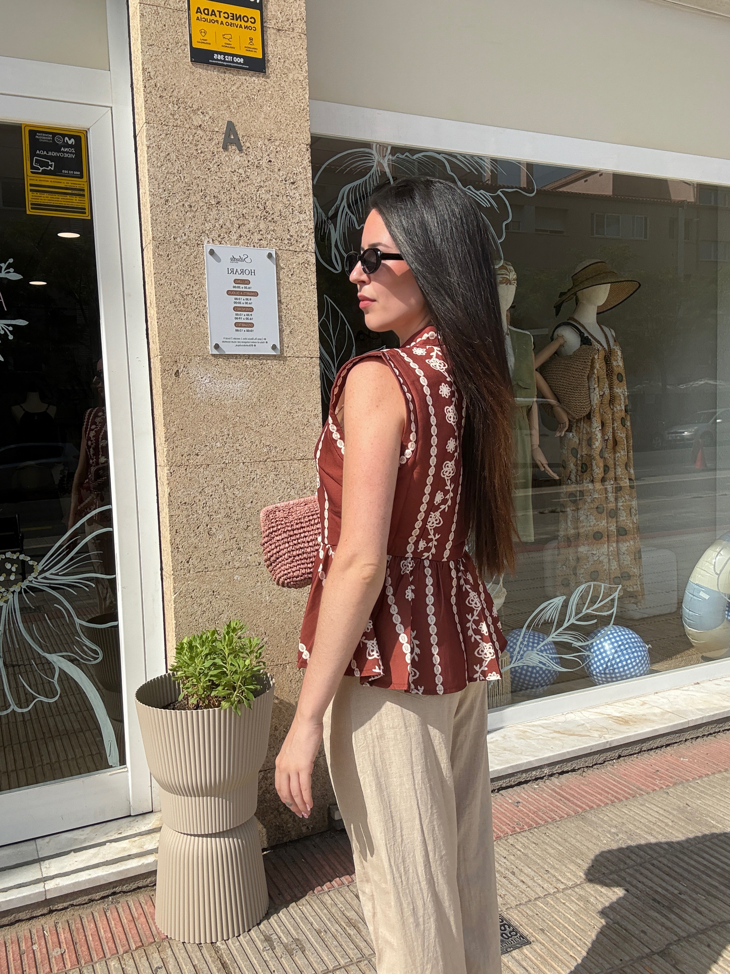Top alamares teja
